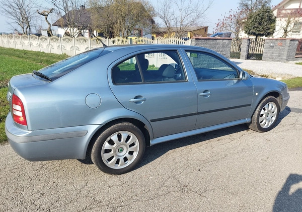 Skoda Octavia cena 8800 przebieg: 189000, rok produkcji 2002 z Zwoleń małe 301